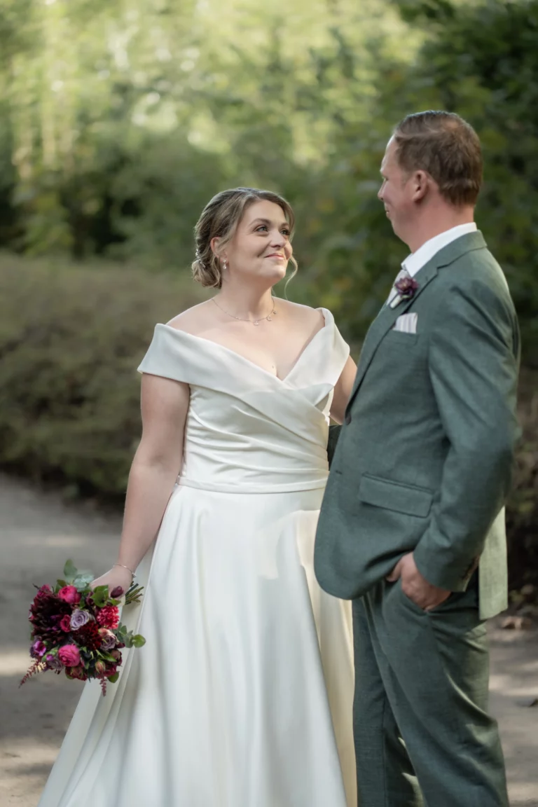 hochzeitsfotografie-brautpaar-outdoor-schloss-ringenberg-hamminkeln